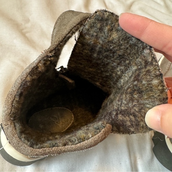 New OTBT 6.5 Outing Booties Gray Suede Winter Outdoor Boots - Picture 8 of 10